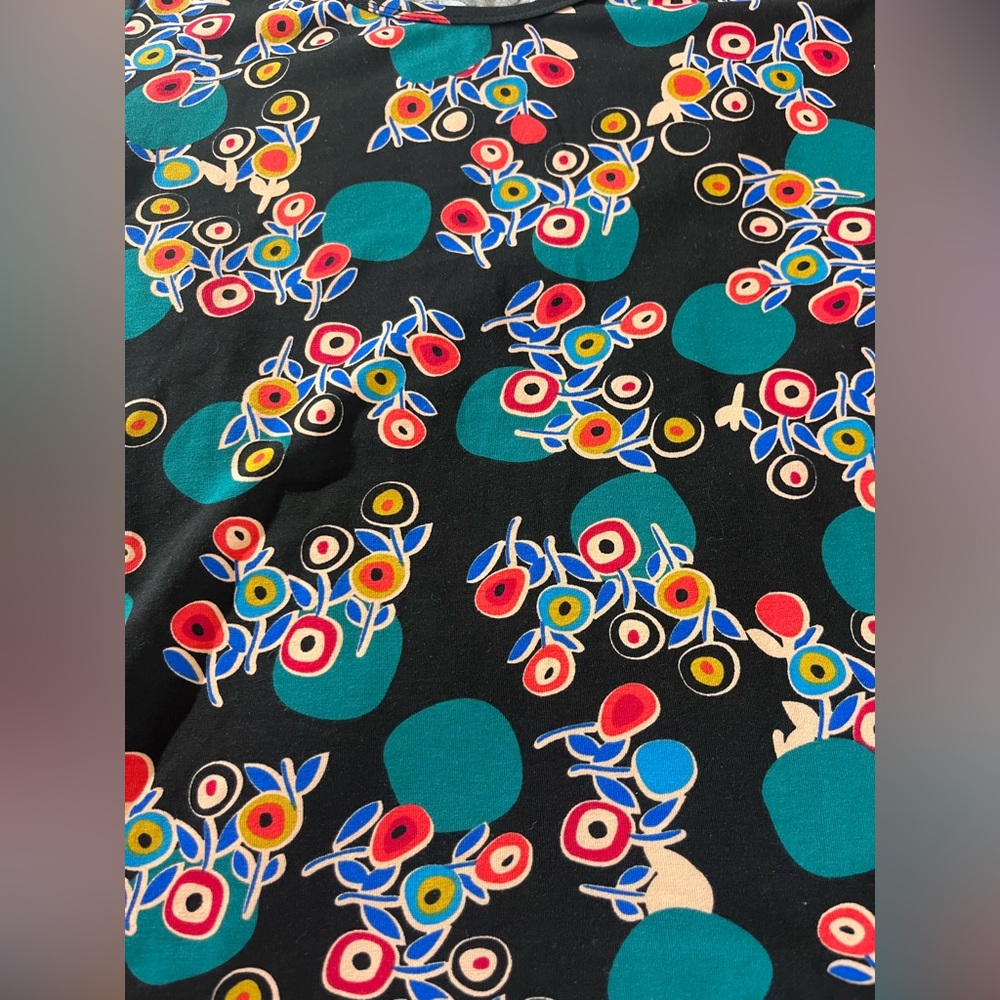 ❣️5| $25❣️Lula roe Black Short Sleeve Tee with Teal Dots & Multicolor Floral - Picture 2 of 3